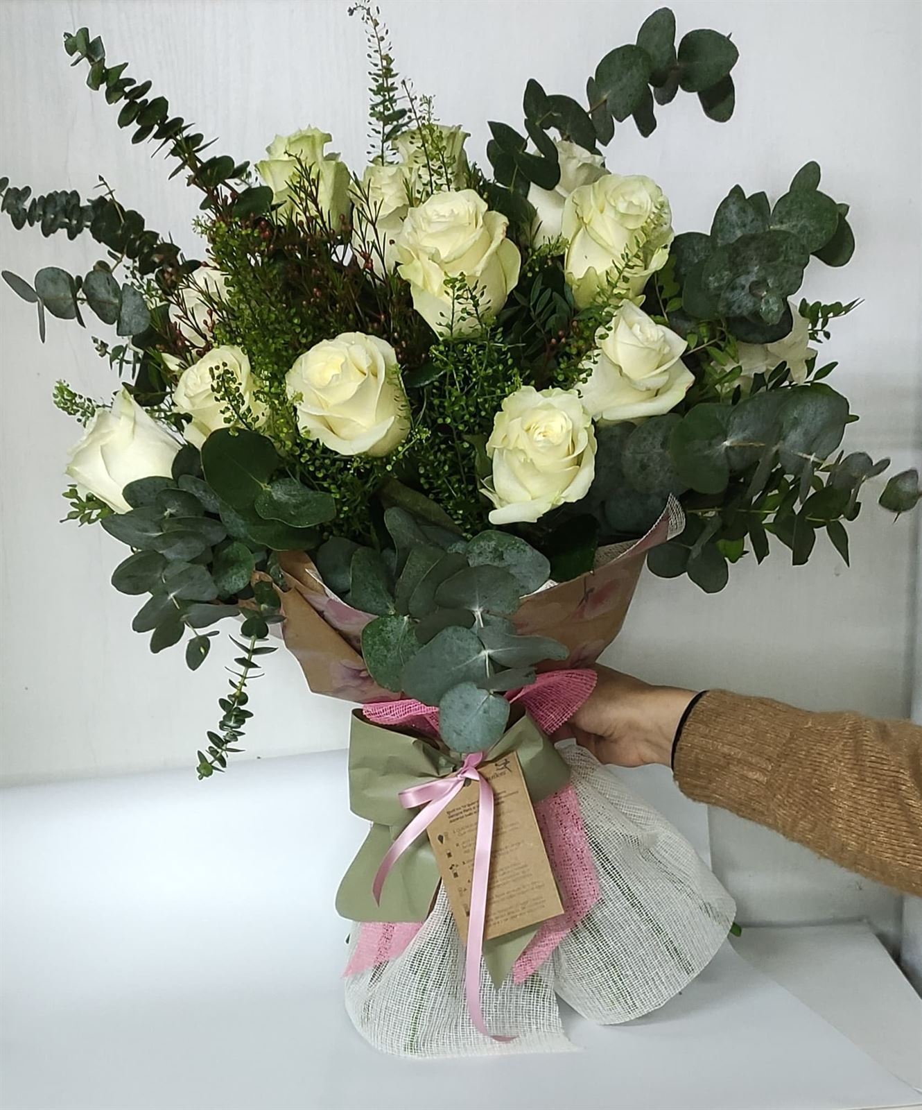 Amor puro (ramo de 18 rosas blancas) - Imagen 1