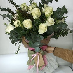 Amor puro (ramo de 18 rosas blancas) - Imagen 1