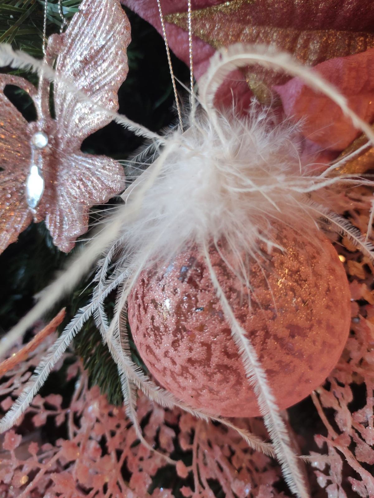 Bola cristal con plumas para árbol de Navidad - Imagen 2