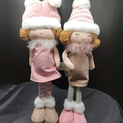 Muñeca textil para decoración navideña - Imagen 1